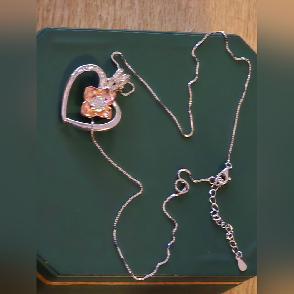 MOISSANITE 1 CT Sterling Silver Heart and Flower Necklace NEW - Picture 2 of 4